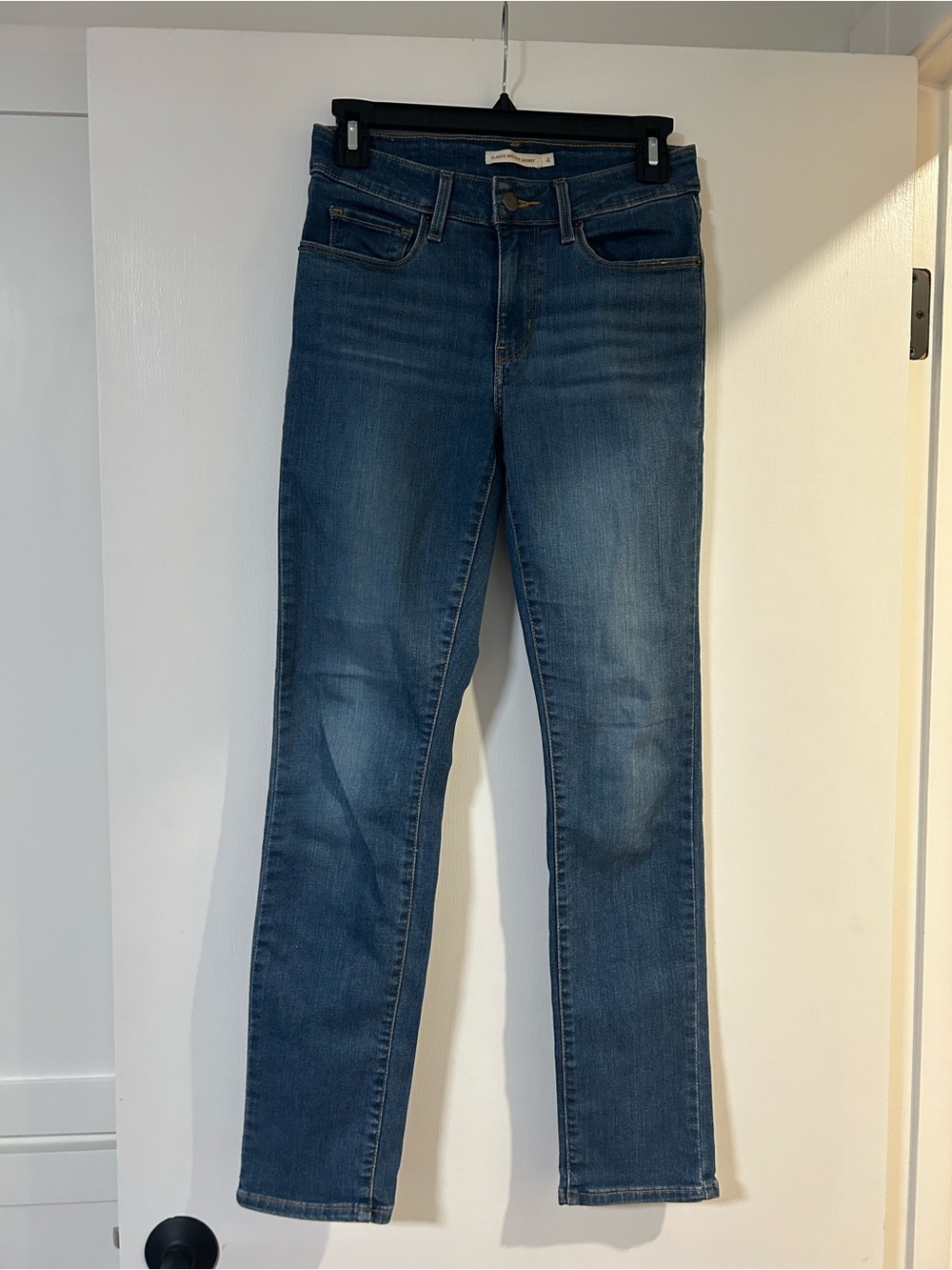 Classic Skinny Women’s Jeans - Blue